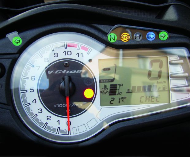 Suzuki DL/VStrom 650 i 1000 porównujemy Świat Motocykli