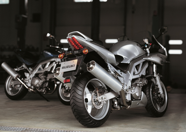 Suzuki SV 1000 Opinia Świata Motocykli Świat Motocykli