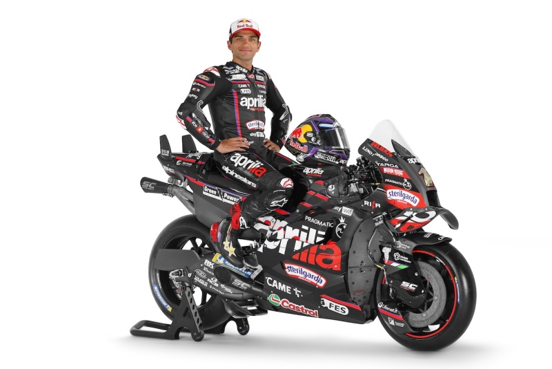 Aprilia-Racing-prezentacja-2025-Jorge-Martin-Marco-Bezzecchi-Lorenzo-Savadori-5