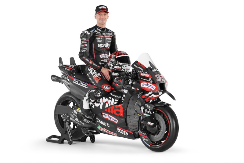 Aprilia-Racing-prezentacja-2025-Jorge-Martin-Marco-Bezzecchi-Lorenzo-Savadori-7