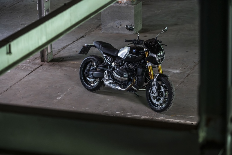 BMW-R-12-nighT-Auto-Fus-Group-1