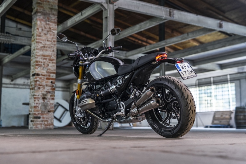 BMW-R-12-nighT-Auto-Fus-Group-14