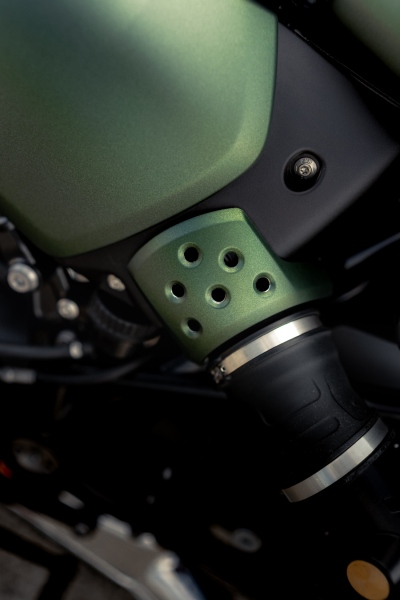 BMW-R-12-nineT-MadGreen-10
