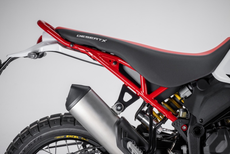 Ducati-DesertX-Rally-2024-Studio-1
