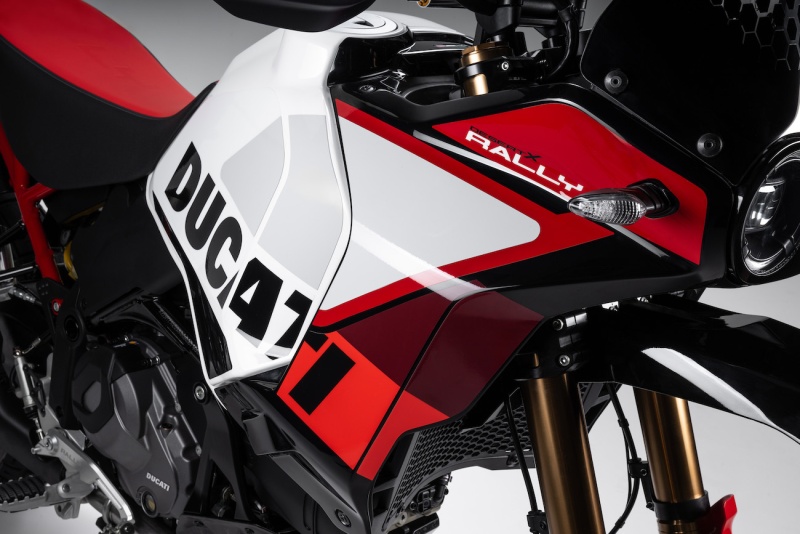 Ducati-DesertX-Rally-2024-Studio-18