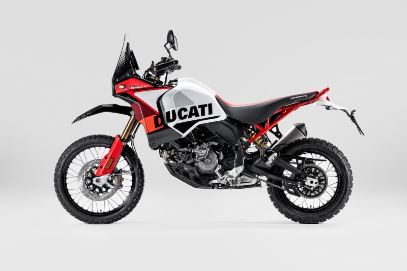 Ducati-DesertX-Rally-2024-Studio-3