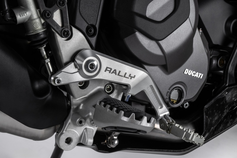 Ducati-DesertX-Rally-2024-Studio-34