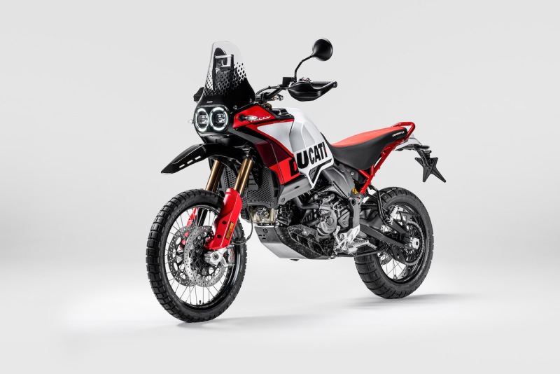Ducati-DesertX-Rally-2024-Studio-4