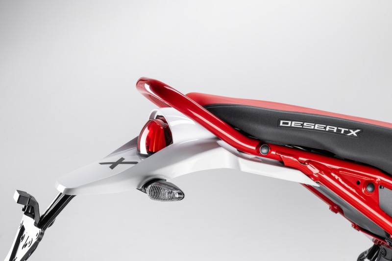 Ducati-DesertX-Rally-2024-Studio-40