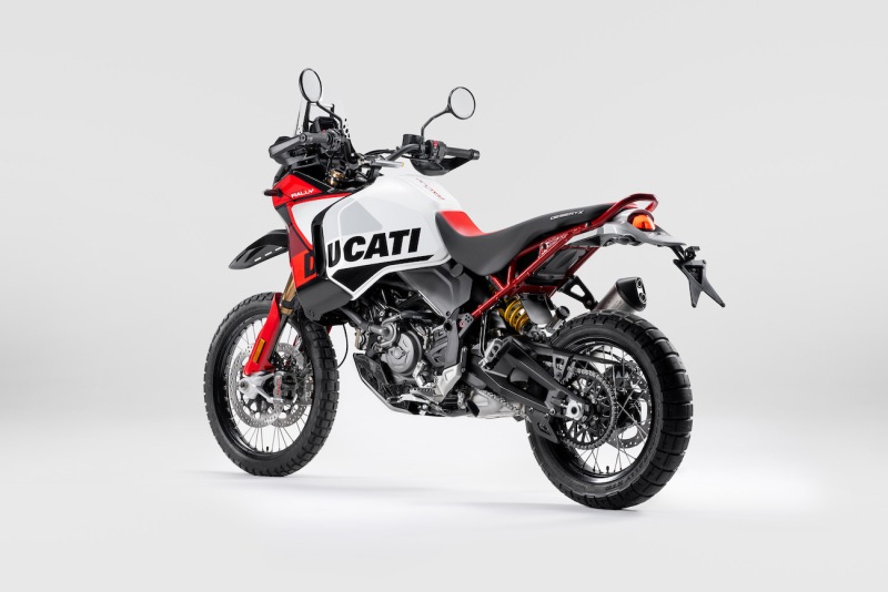 Ducati-DesertX-Rally-2024-Studio-5