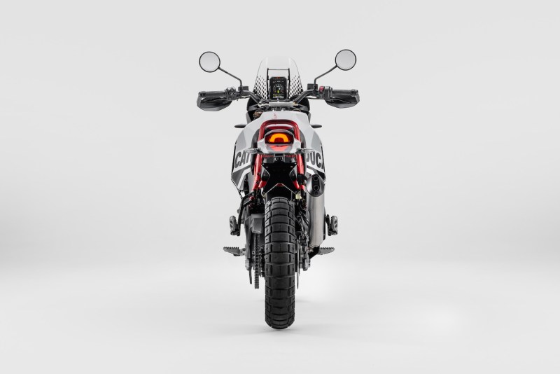 Ducati-DesertX-Rally-2024-Studio-6