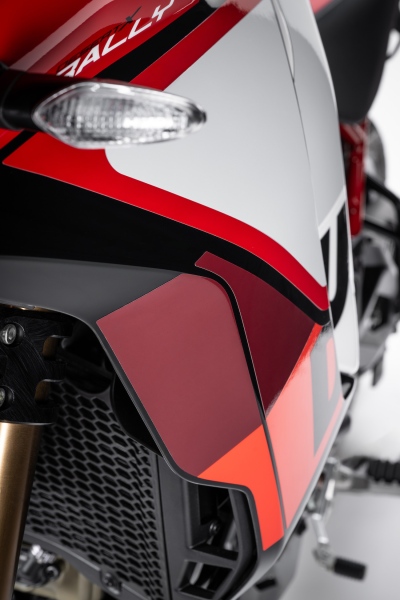 Ducati-DesertX-Rally-2024-Studio-8
