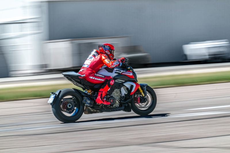 MY26_DIAVELV4_RS_DYNAMIC-_11__UC843617_High