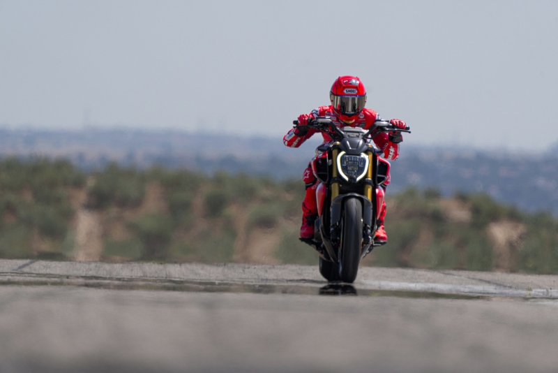 MY26_DIAVELV4_RS_DYNAMIC-_21__UC843626_High