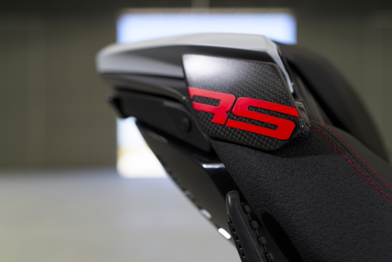 MY26_DIAVELV4_RS_HERO-_9__UC843640_High