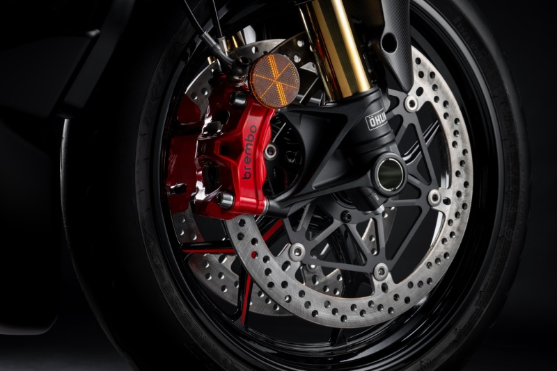 MY26_DIAVELV4_RS_STUDIO-_22__UC843573_High