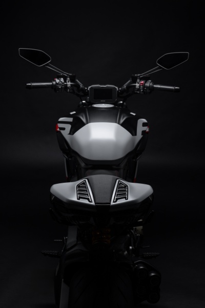 MY26_DIAVELV4_RS_STUDIO-_30__UC843582_High