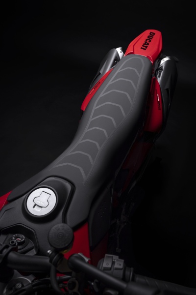 Ducati-Hypermotard-698-Mono-2024-111
