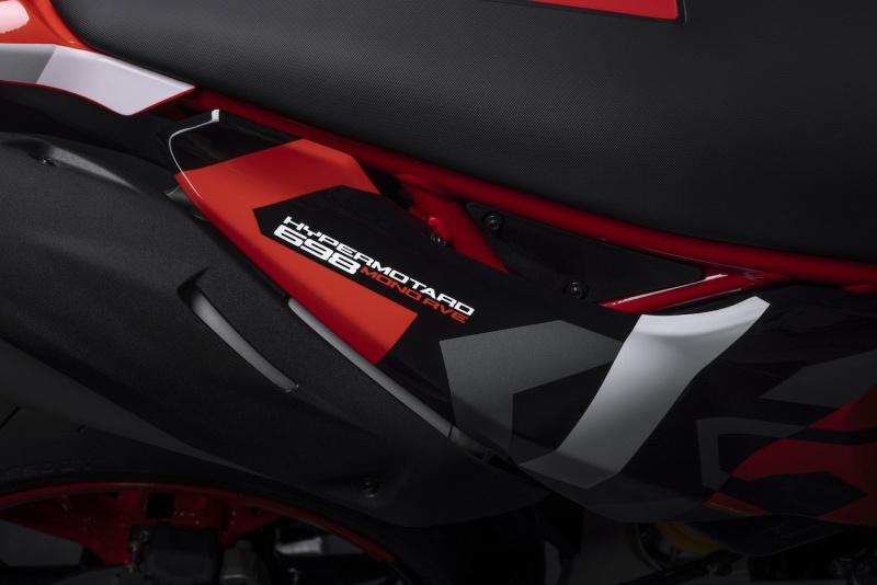 Ducati-Hypermotard-698-Mono-2024-127