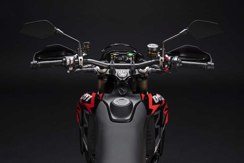 Ducati-Hypermotard-698-Mono-2024-146