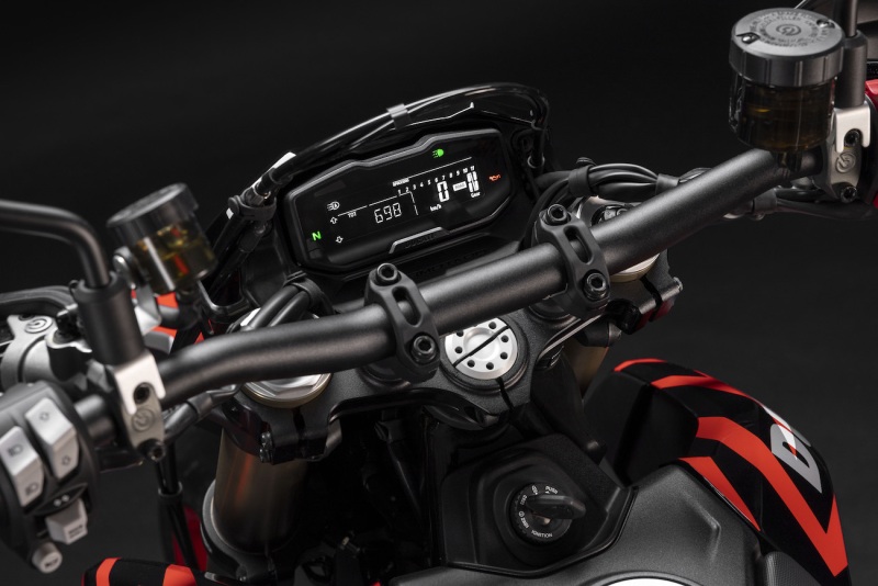 Ducati-Hypermotard-698-Mono-2024-147