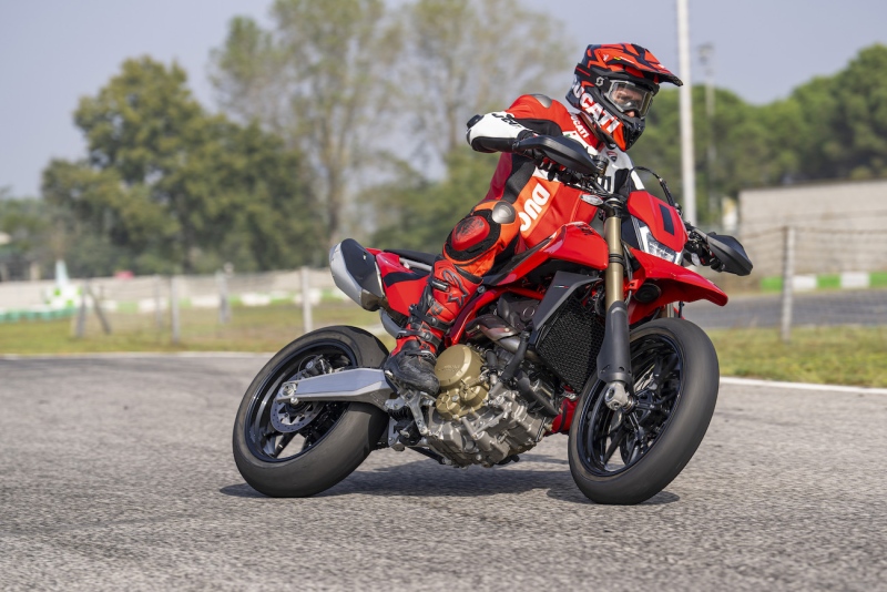 Ducati-Hypermotard-698-Mono-2024-32