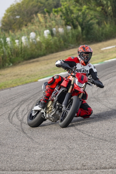 Ducati-Hypermotard-698-Mono-2024-38