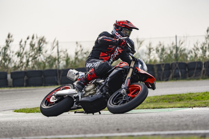 Ducati-Hypermotard-698-Mono-2024-50