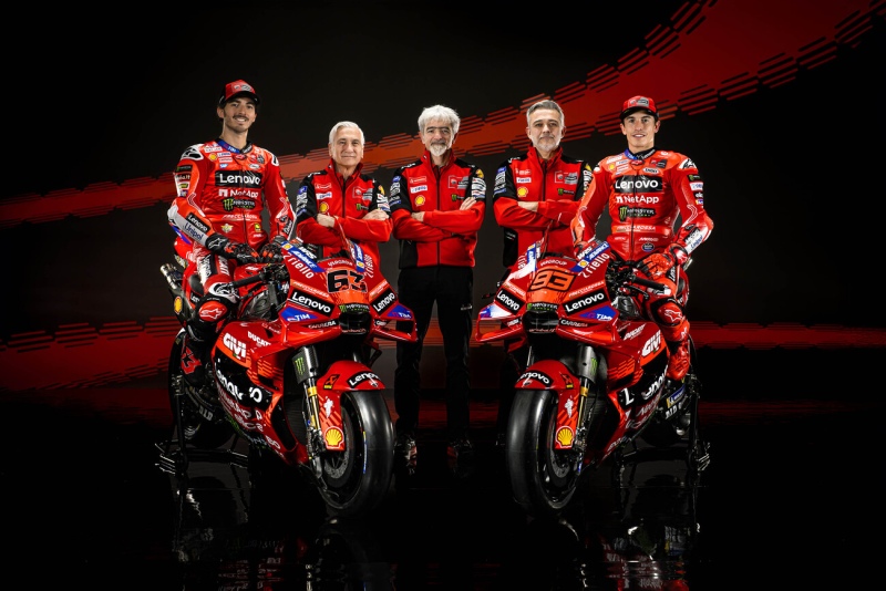 Pecco-Bagnaia-Marc-Marquez-MotoGP-2025-prezentacja-Ducati-11