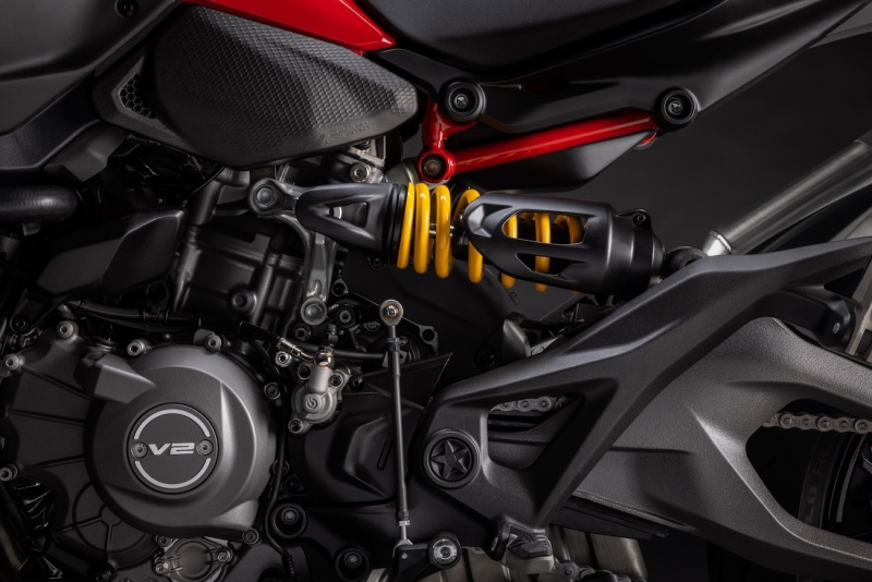 ducati-monster-2026-studio-14