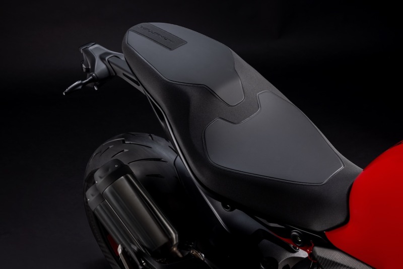 ducati-monster-2026-studio-17