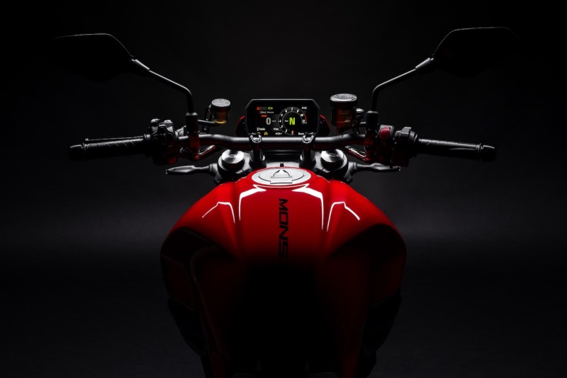 ducati-monster-2026-studio-20