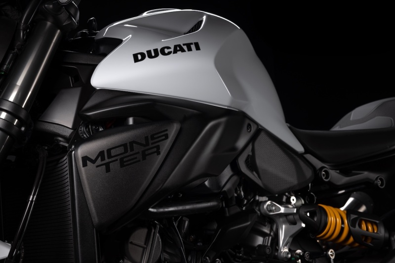 ducati-monster-2026-studio-24