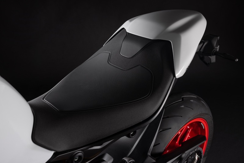 ducati-monster-2026-studio-25