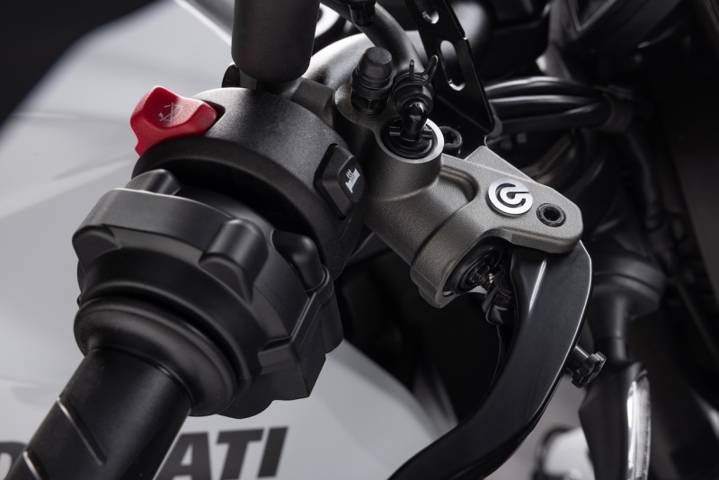 ducati-monster-2026-studio-27