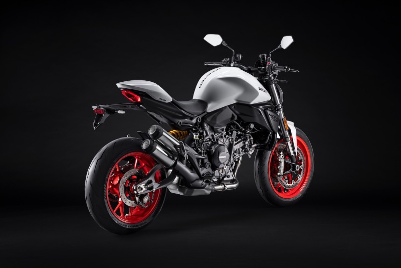 ducati-monster-2026-studio-38