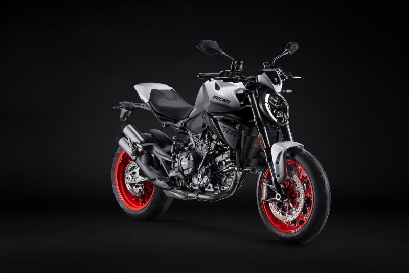 ducati-monster-2026-studio-40