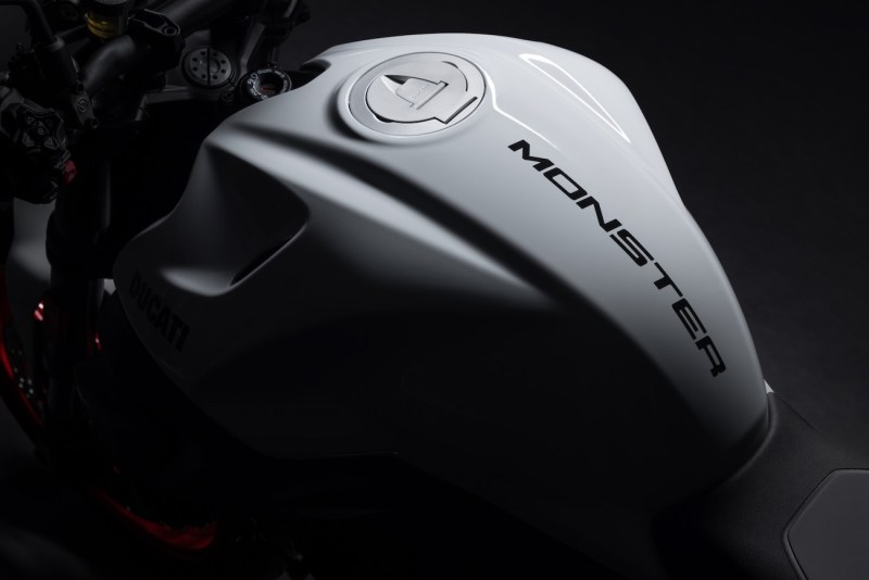 ducati-monster-2026-studio-6