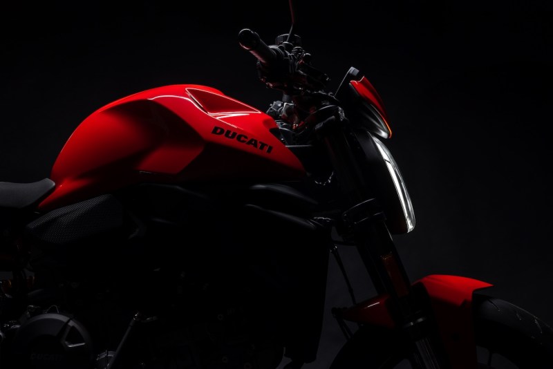 ducati-monster-2026-studio-8
