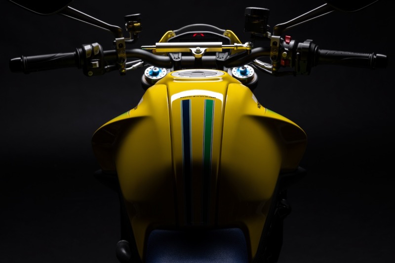 Ducati_Monster_Senna-_53__UC638460_Mid