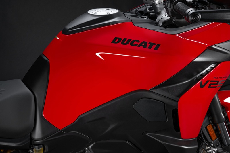 Ducati-Multistrada-V2-2025-studio-21