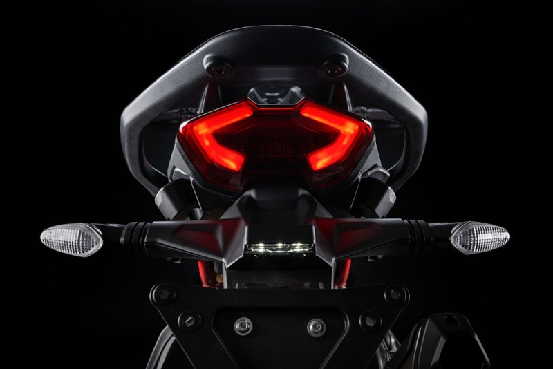 Ducati-Multistrada-V2-2025-studio-25