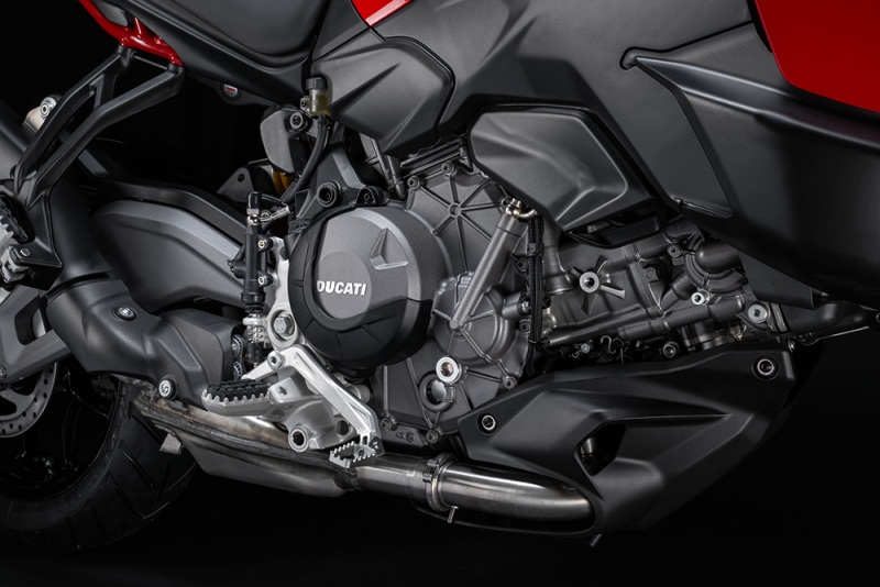 Ducati-Multistrada-V2-2025-studio-34