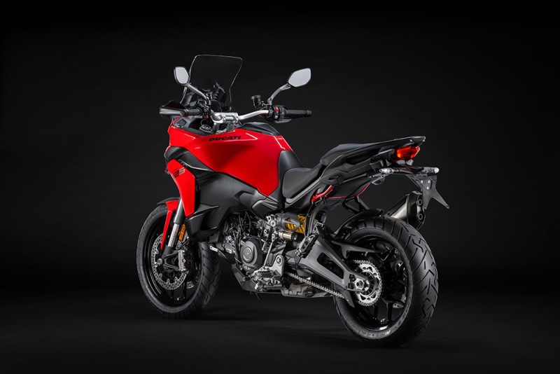 Ducati-Multistrada-V2-2025-studio-4