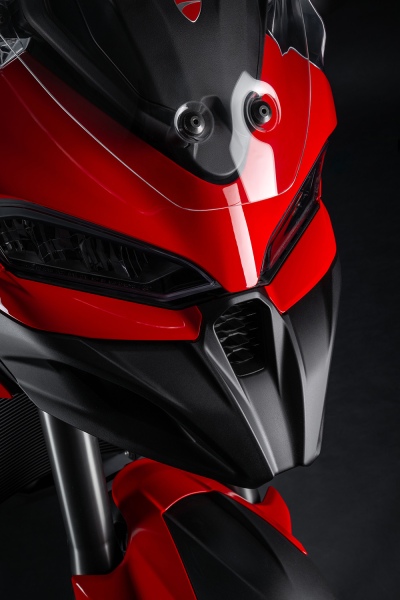 Ducati-Multistrada-V2-2025-studio-40