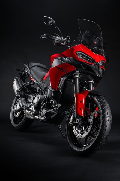 Ducati-Multistrada-V2-2025-studio-7