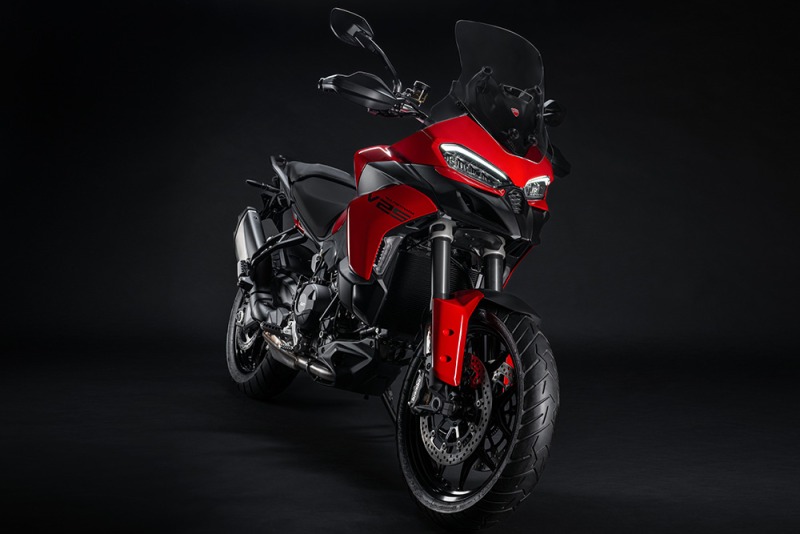 Ducati-Multistrada-V2-2025-studio-9