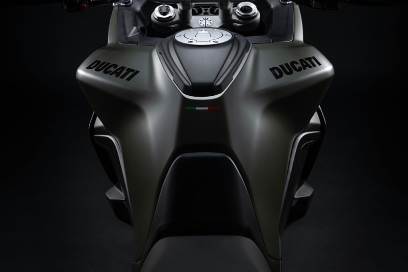 Ducati-Multistrada-V2-2025-zielona-16