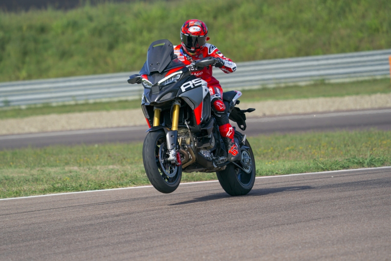 Ducati-Multistrada-V4-RS-2026-30