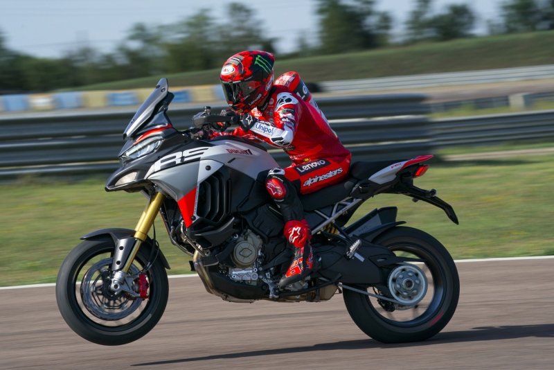 Ducati-Multistrada-V4-RS-2026-32